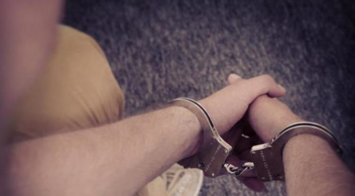 23-latek poszukiwany trzema listami gończymi w rękach bocheńskich policjantów. Ukrywał się 3 lata