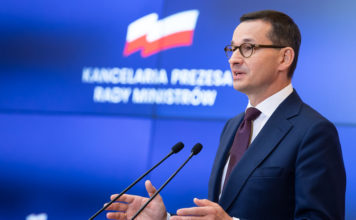 Morawiecki: Polacy nauczyli się żyć z koronawirusem, nie jest planowany kolejny lockdown