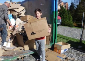 „Makulatura na misje”. Tym razem prawie 20 ton papieru – ZDJĘCIA