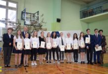Dzień Edukacji Narodowej. Nagrody i stypendia burmistrza Bochni – ZDJĘCIA