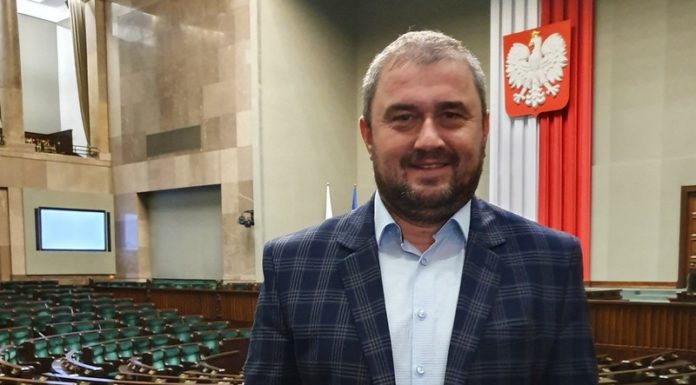 Poseł elekt z Bochni już w Sejmie. Szkolenia dla debiutantów i wręczenie zaświadczeń o wyborze