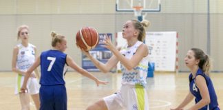 2. liga koszykówki. Znów wysoka wygrana Contimax MOSiR! Pięć „trójek” Oli Klimas – ZDJĘCIA