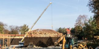 Tężnia w Bochni. Spacer po placu budowy – WIDEO