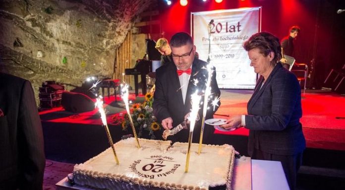 20 lat Powiatu Bocheńskiego. Medale, podziękowania i recital – ZDJĘCIA