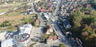 Bochnia. Ruch okrężny przy komendzie straży pożarnej już za kilka miesięcy? – WIDEO