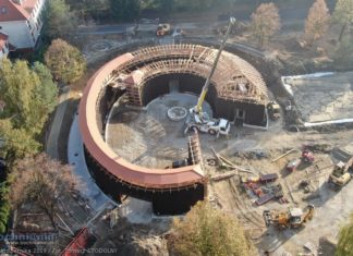 Bochnia. Tężnia prawie gotowa! Trwa budowa boisk i placu zabaw – WIDEO