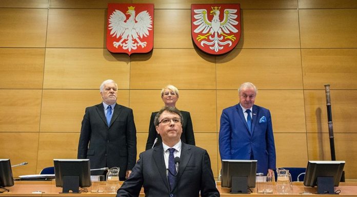 Sejmik. Piotr Dziurdzia już oficjalnie radnym. Do zarządu województwa wszedł Edward Czesak
