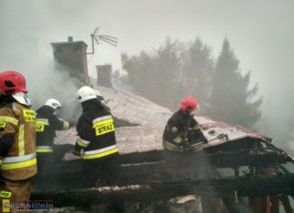 Pożar stolarni w Gawłowie. Ogień gasiło 14 zastępów strażaków – ZDJĘCIA