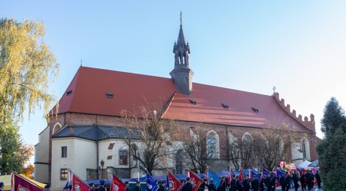 Pielgrzymka strażaków do Sanktuarium w Bochni – ZDJĘCIA