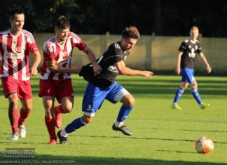 Nożna: Remis z Tarnovią po zaciętym spotkaniu. W niedzielę derby powiatu w Drwini