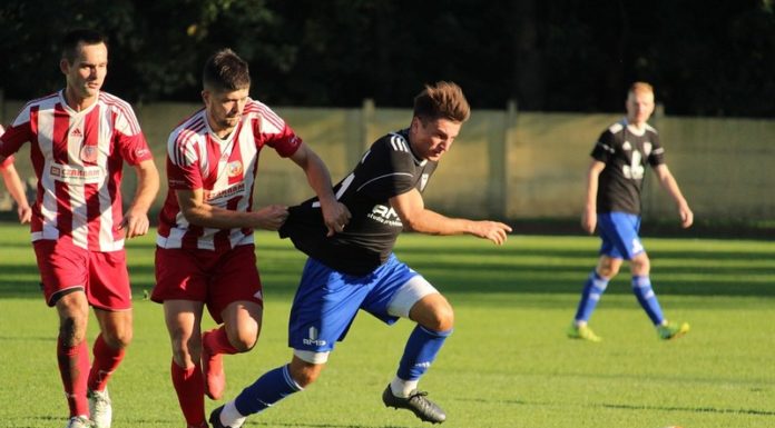 Nożna: Remis z Tarnovią po zaciętym spotkaniu. W niedzielę derby powiatu w Drwini