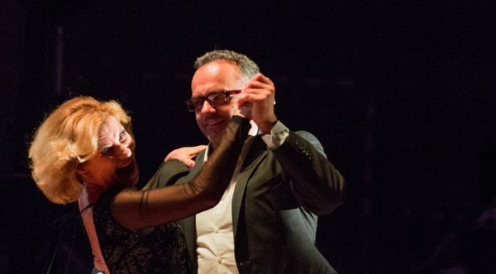 Wójt Marek Bzdek porwany do tańca – WIDEO