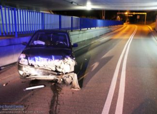 Bochnia. Pijany 23-latek uciekał przed policją i rozbił samochód