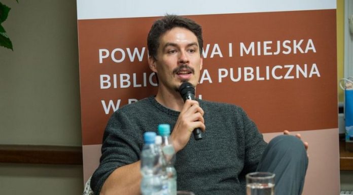 Biblioteka: Spotkanie z Tomaszem Michniewiczem – ZDJĘCIA