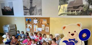 Bochnia. Dzień Pluszowego Misia w „Dwójce”. Uczniowie zebrali 5 tys. zł dla chorego kolegi