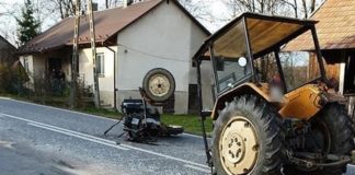 Zderzenie busa z traktorem. Jedna osoba trafiła do szpitala – ZDJĘCIA