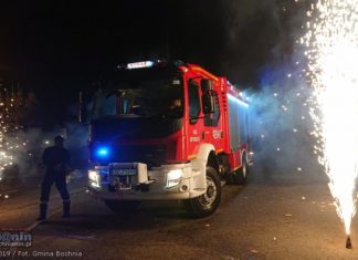 Gmina Bochnia. Bogucice fajerwerkami witały nowy samochód OSP – ZDJĘCIA, WIDEO