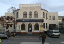 Budynek dawnej synagogi sprzedany. Bank się wyprowadza