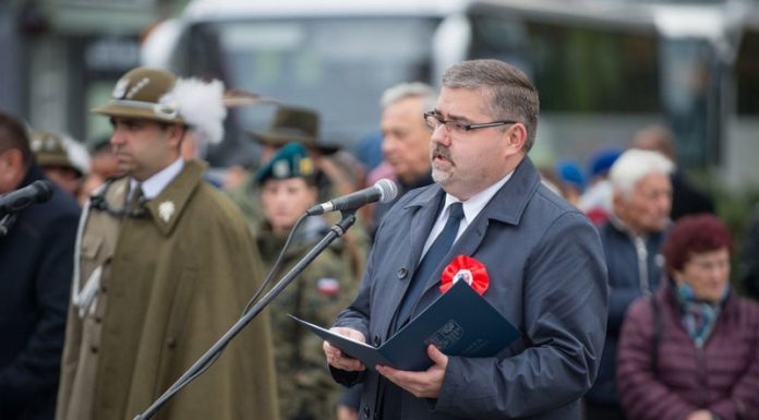Święto Niepodległości. Starosta nawiązał do artykułu w Bochnianin.pl i złożył ważną deklarację