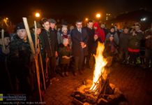 Harcerski Ogień Niepodległości zapłonął na placu Okulickiego – ZDJĘCIA