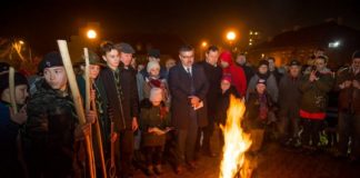 Harcerski Ogień Niepodległości zapłonął na placu Okulickiego – ZDJĘCIA