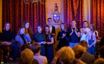 „Serca nie było – to niepojęte”. Wieczór poetycki u Bochniaków – ZDJĘCIA