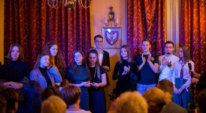 „Serca nie było – to niepojęte”. Wieczór poetycki u Bochniaków – ZDJĘCIA