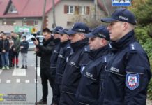 Otwarto posterunek policji w Trzcianie. Będzie obsługiwał też Żegocinę i Łapanów – ZDJĘCIA