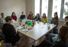 Pracownicy OiK szkolili się pod okiem szefowej Niebieskiej Linii