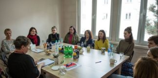 Pracownicy OiK szkolili się pod okiem szefowej Niebieskiej Linii