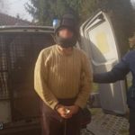 62-latek zaatakował policjantów łomem, próbował oblać fekaliami