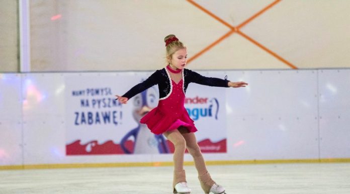 Proszówki. Lodowisko już działa! I od razu tłumy chętnych do jazdy