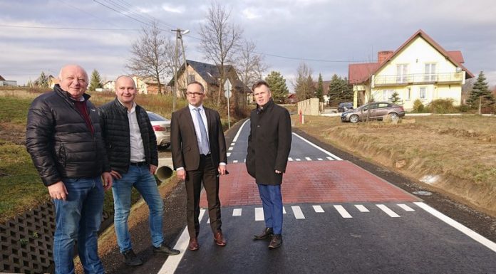 Gmina Bochnia. Wyremontowano drogę w Nieszkowicach Wielkich