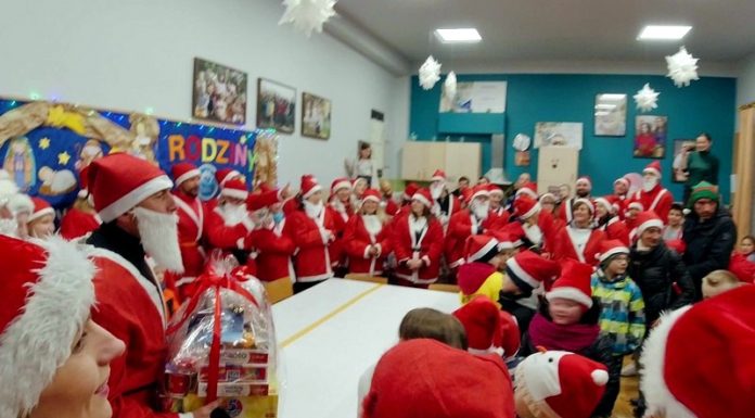 Ponad 200 Mikołajów na ulicach Bochni! – zobacz mega pozytywne WIDEO