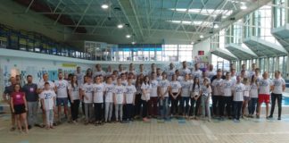 Bochnia. Ruszyła 24-godzinna sztafeta pływacka! Basen świętuje 20. urodziny