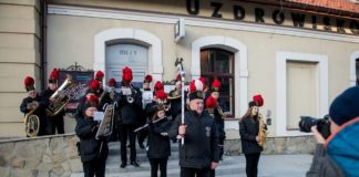 Bochnia. Orkiestra Kopalni Soli koncertowała na ulicach miasta – ZDJĘCIA
