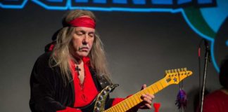 Bochnia. Były gitarzysta Scorpions Uli Jon Roth wystąpił w sali kina Regis – ZDJĘCIA