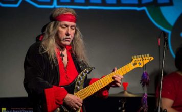 Bochnia. Były gitarzysta Scorpions Uli Jon Roth wystąpił w sali kina Regis – ZDJĘCIA