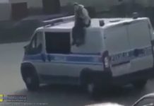 Brzesko. Policjanci zajęli się sprawą nastolatka, który wszedł na dach radiowozu