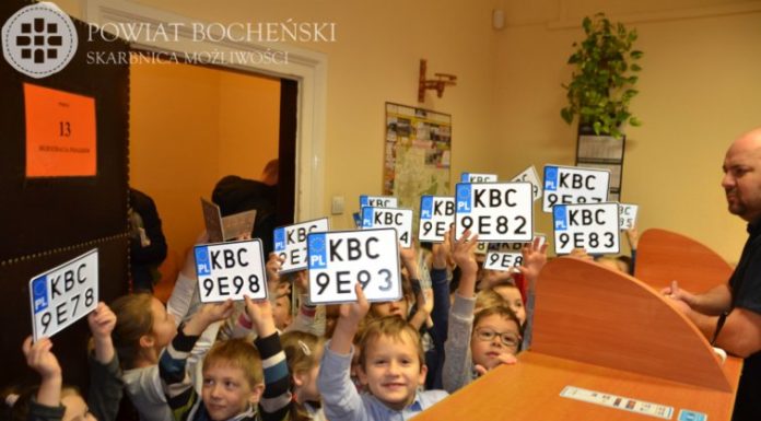 Nietypowe odwiedziny. Przedszkolaki zwiedzały starostwo