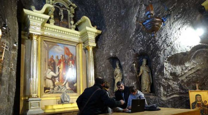 Kopalnia Soli Bochnia. Odnowiono ołtarz w kaplicy Św. Kingi