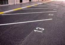 Bochnia. Radni dyskutowali o parkingach. „Miejsc jak nie było tak nie ma”