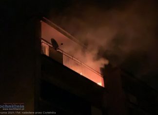 Pożar na balkonie bloku na os. Niepodległości. To przez fajerwerki?