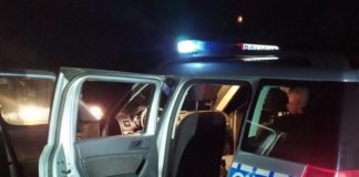 Zatrzymany rozbił głową szybę w policyjnym radiowozie