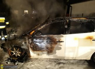 Wokowice. W nocy spłonął samochód zaparkowany przed domem