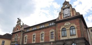 Starostwo wprowadza telefoniczną rejestrację wizyt w wydziałach. Punkt paszportowy będzie zamknięty