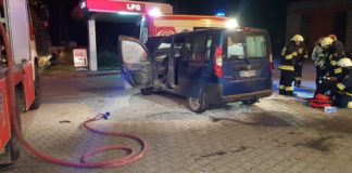 Szczepanów. Pożar samochodu na stacji paliw. Przez niedopałek papierosa?