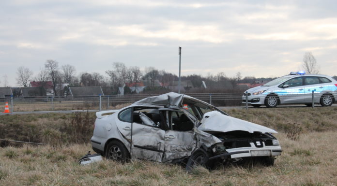 Tragiczny wypadek w Niedzieliskach. 1 osoba nie żyje, 3 są ranne