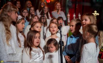 Piękny koncert kolęd w Gierczycach – ZDJĘCIA