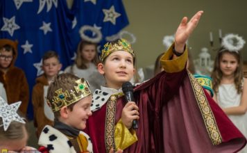 Biblioteka. Jasełka „Ach! Co za noc” dla babć i dziadków – ZDJĘCIA